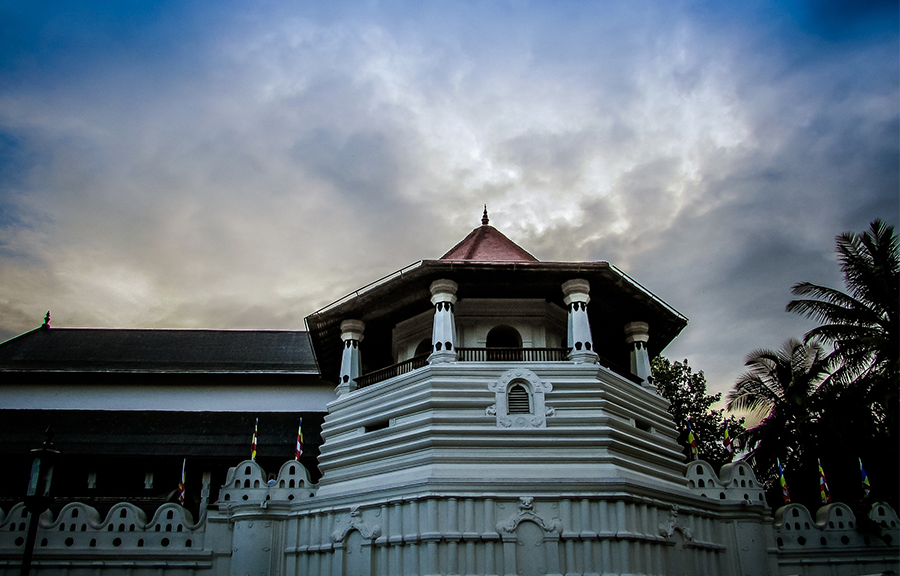 Kandy temple of the tooth image